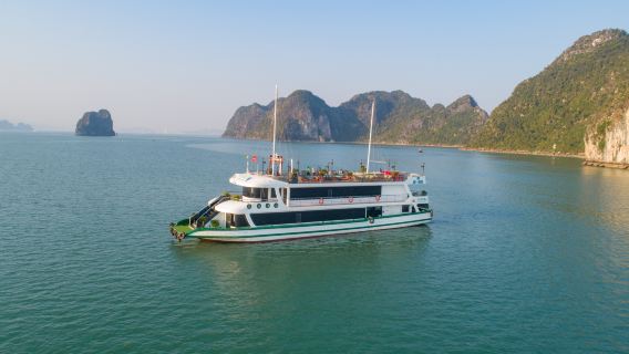 ฮานอย: เรือสำราญหรูระดับ 5 ดาว ทัวร์อ่าวฮาลองวันเดียว พร้อมอาหารกลางวันแบบบุฟเฟ่ต์และแจ็กuzzi