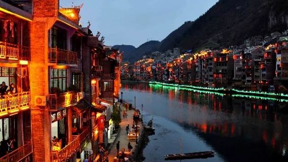 Lawatan Sehari ke Bandar Lama Zhenyuan Guizhou [Kumpulan Eksklusif] dengan Jemputan Pintu ke Pintu & Lawatan Peribadi