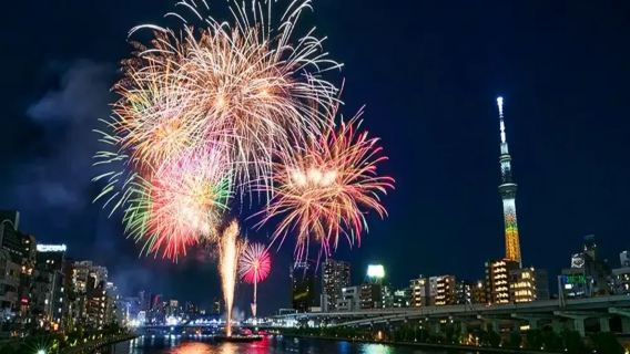Hidangan mewah ala Jepang & minuman tidak terbatas | Pemandangan malam Tokyo × Pengalaman menikmati kembang api di atas kapal tradisional Jepang