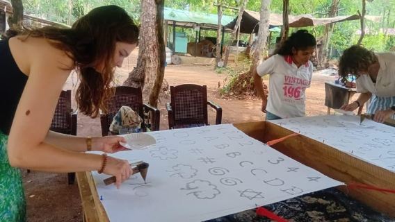 Sigiriya Batik Experience Class With Sri Lankan Artworks