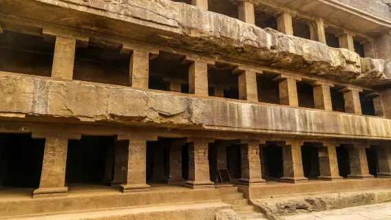 Da Aurangabad: Tour delle Grotte di Ajanta e Grotte di Ellora con Servizio di Guida Privata