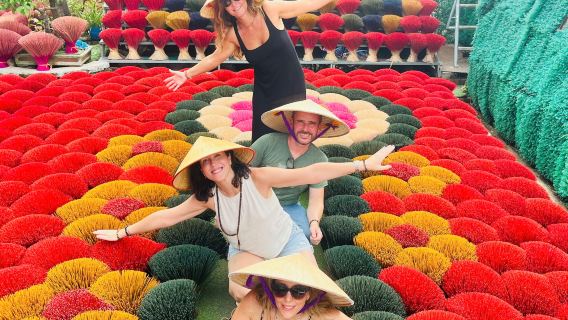 Hanoi: Incense, Hat, Lacquer Making & Train Street Full-Day