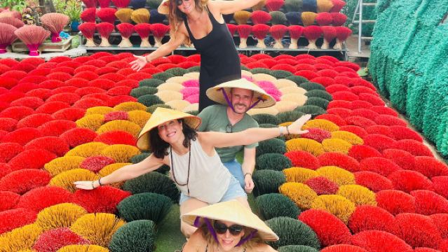 Hanoï : encens, chapeau, laque et rue du train en une journée