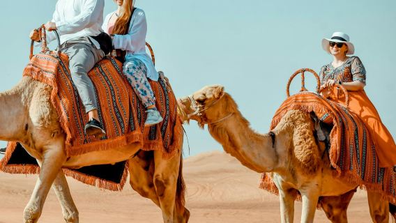 杜拜：清晨體驗沖沙、四輪摩托車、滑沙和騎駱駝