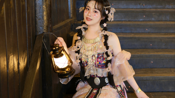 ラオス、ヴァンヴィエンの旅行写真【チャーター車、ガイド、翻訳、写真家/ウェディング写真、商業写真、マイクロフィルム、プロモーションビデオ/旅行ガイド】