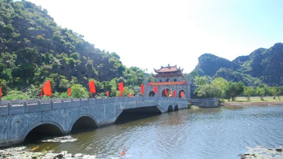 Departs from Hanoi | Ninh Binh | Hoa Lu- Tam Coc