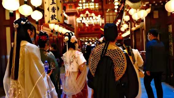 Da non perdere a Xi'an: un banchetto della dinastia Tang, un'esperienza culinaria regale, una festa della dinastia Tang, con canti e balli accompagnati da cibo delizioso.
