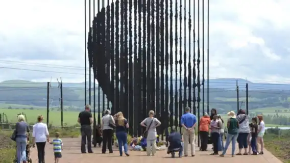 ทัวร์ Drakensberg เต็มวันจากเดอร์บัน พร้อมเดินป่า