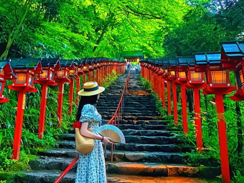 Kyoto Kifune Shrine + Arashiyama + Sanzen-in Temple tour nhóm nhỏ 9 người cao cấp, bao gồm trải nghi