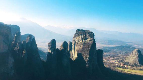 Dari Athena: Perjalanan Sehari Penuh ke Meteora dengan Pemandu di Bus Mewah