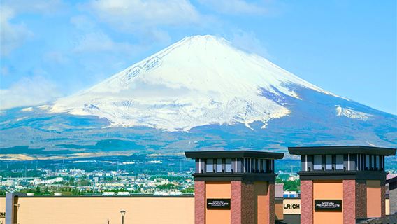Fuji Essentials Day: Must-see Oshino Hakkai with Gotemba Outlet or Hot Spring Choice