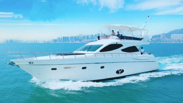 [Huizhou Yacht Birthday Proposal Package] 72-foot yacht charter in Huizhou + birthday proposal decoration package ~ enjoy unlimited water activities including yacht fishing, pool slide, and more.