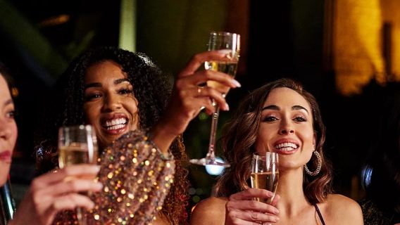 Crociera di lusso di 5 ore a Sydney per Capodanno (con fuochi d'artificio)|Starship Sydney (con pasti e musica dal vivo)