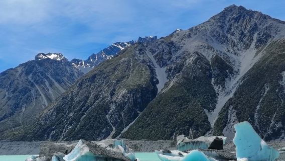 From Christchurch: Small Group Day Tour to Mount Cook and Lake Tekapo