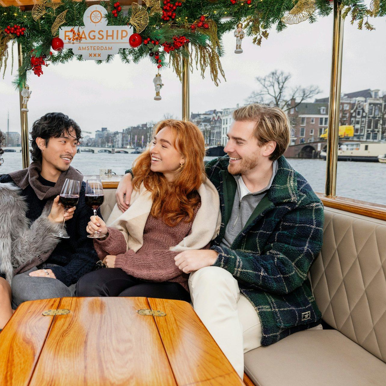 Amsterdam: Booze Cruise with Unlimited Drinks