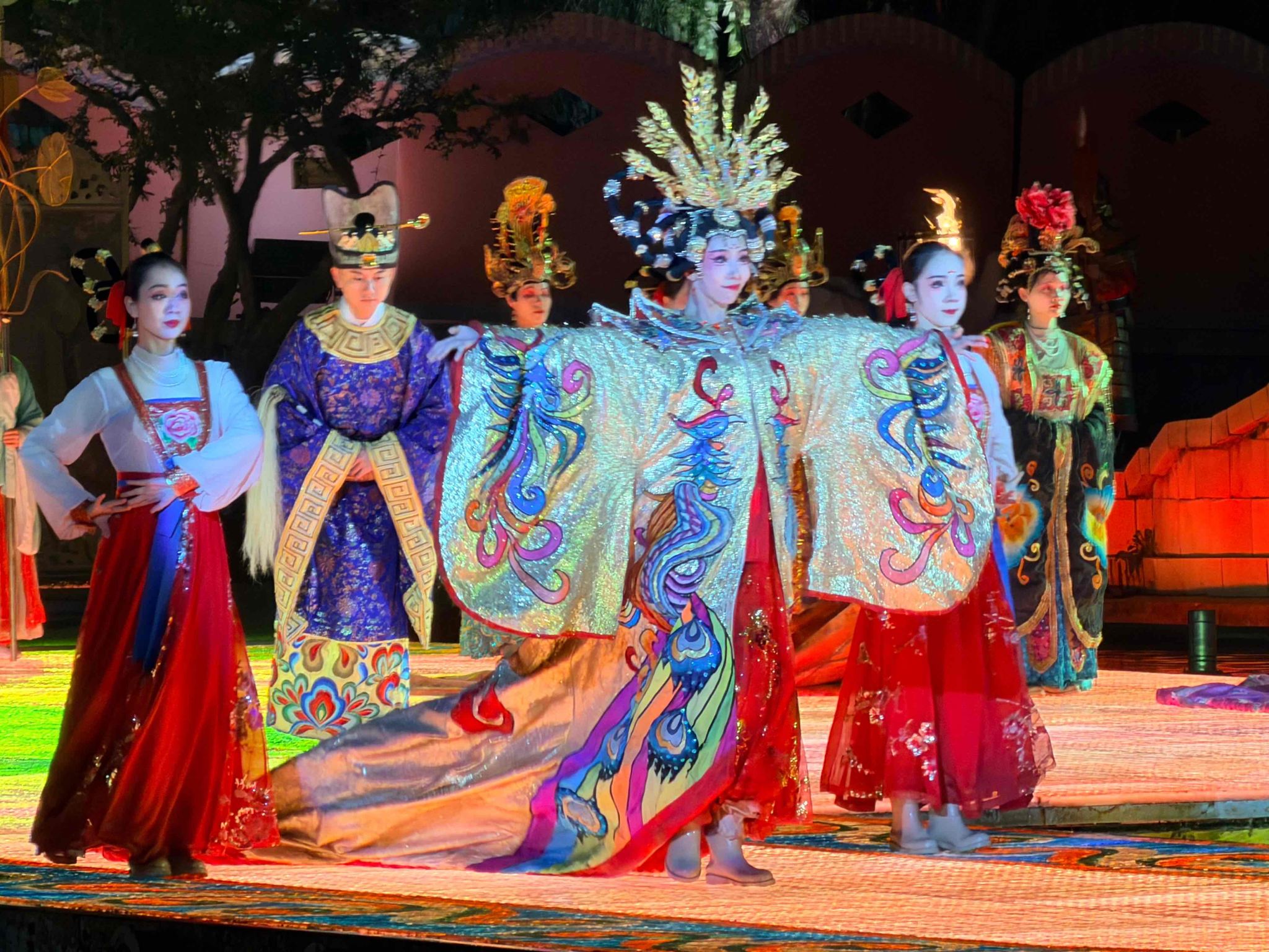 Tickets for the "Song of Everlasting Regret" performance at Huaqing Palace in Xi'an + round-trip transportation within Xi'an city.