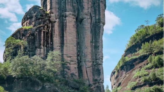 Private Tour: Wuyishan Nine-Bend Stream Bamboo Rafting 1-Day Tour Including Admission Ticket + Sightseeing Bus + Hotel Transfer