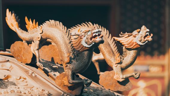 Walking tour of Ditan Park, Yonghe Temple, and Shichahai Hutongs in Beijing