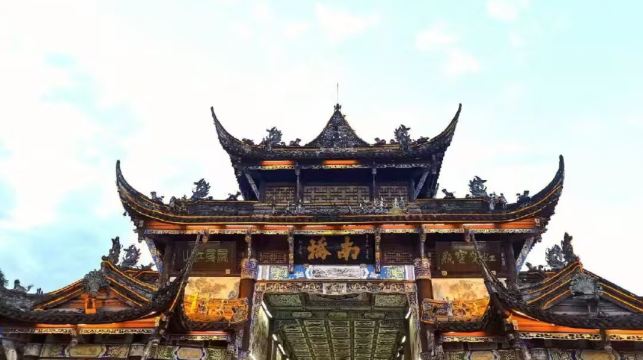 成都都江堰+南橋夜景半日遊【15點出發/賞藍眼淚/不含門票】