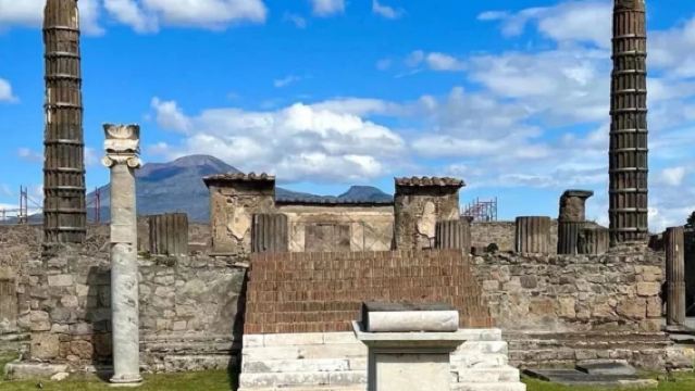 那不勒斯王宮+龐貝古城考古遺址+新堡+翁貝托一世長廊一日遊