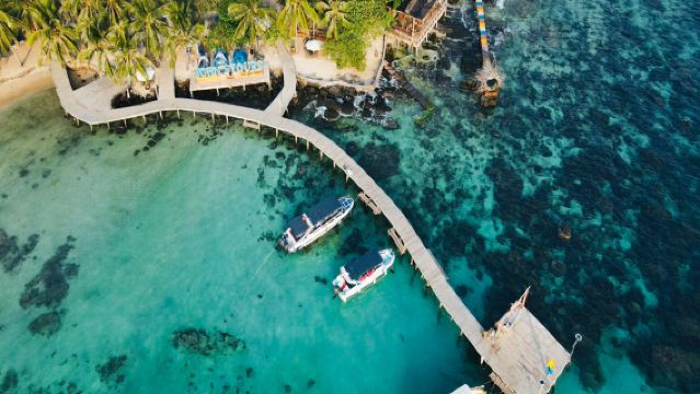 ベトナム・フーコック島 大型船またはスピードボートで出発するシュノーケリングワンデーツアー(3島巡り+ランチ+送迎オプション付き)