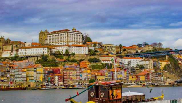 葡萄牙波多聖本篤車站-自由廣場可定制【中文專車-悅享旅程】