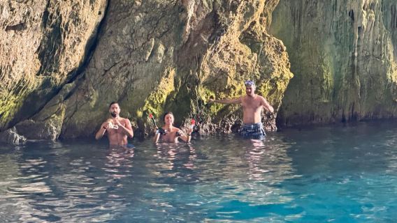 Влёра: экскурсия на скоростном судне к Сазани, пещере Хаджи Али и Карабуруну
