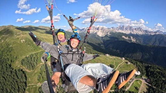 Brixen/Plose: Tandem paragliding flight through the mountains for all ages