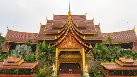 Manting Imperial Garden + Wat Phra That + Gaozhuang Starlight Night Market Banna Dai King's cultural private charter 1-day tour