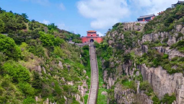 泰山風景區+岱廟一日遊【純玩包車 出發時間靈活 上門接駁】