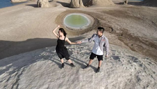 察爾汗鹽湖+烏素特水上雅丹地質公園+雅丹魔鬼城地貌【送航拍】