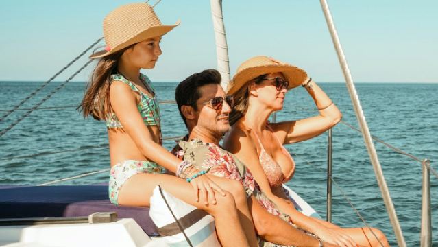Benagil: Luxe Zonsondergang Zeiljacht Cruise van Portimão