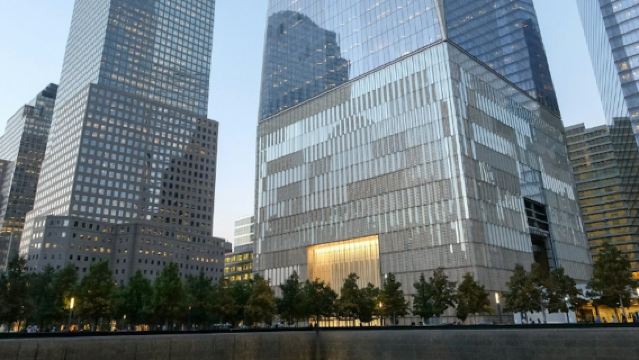 Tour guiado con acceso completo a la Zona Cero + Memorial del 11S + Observatorio One World