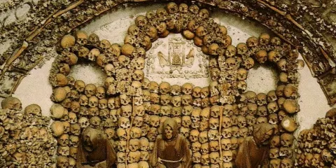 羅馬:地下墓穴與羅馬嘉布遣會人骨教堂導覽團 + 接送服務