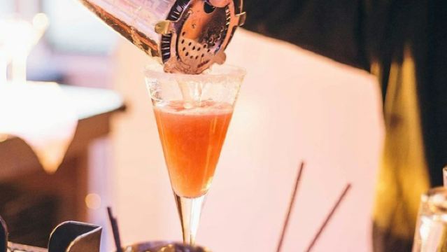 San Diego: Makan Malam Buffet di Kapal Pesiar