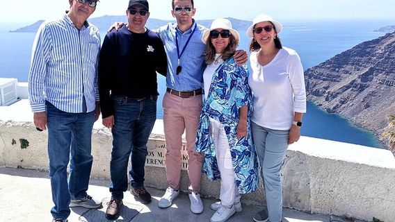 SantoriniTours
