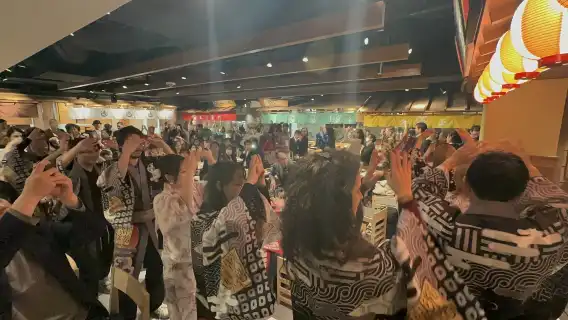 【盂蘭盆舞居酒屋】娛樂與日本料理精選 – 天婦羅、蕎麥麪、傳統大壽司 餐券