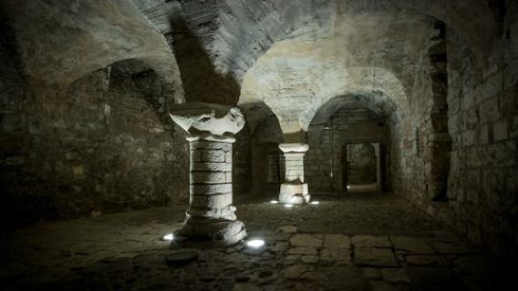 Prague's Old Town, astronomical clock and underground guided tour