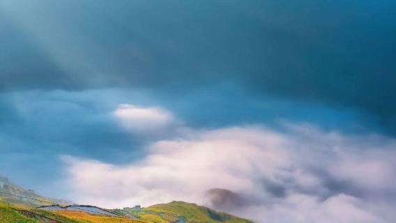 Zhenyuan Ancient Town + Wuyang River Night Cruise (English-speaking guide/multilingual guide available)