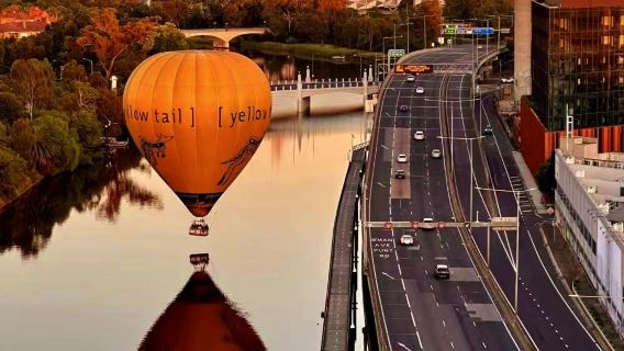 Australia Melbourne hot air balloon ride 60-minute flight experience