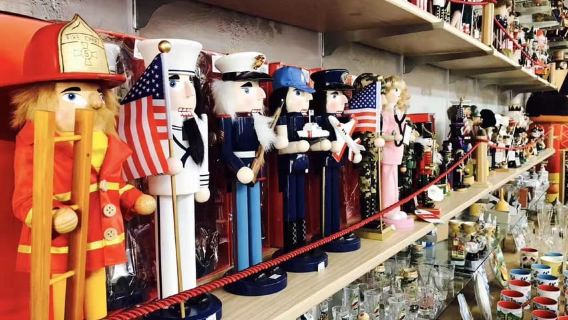 Seattle: Snoqualmie Falls and Leavenworth Day Trip