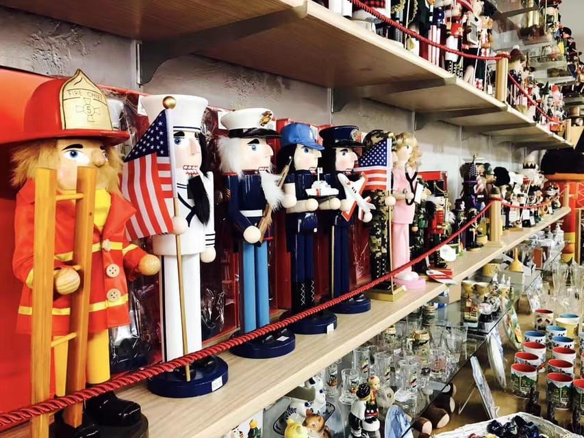 Seattle: Snoqualmie Falls and Leavenworth Day Trip