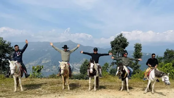 Da Pokhara: 2,5 ore di avventura a cavallo