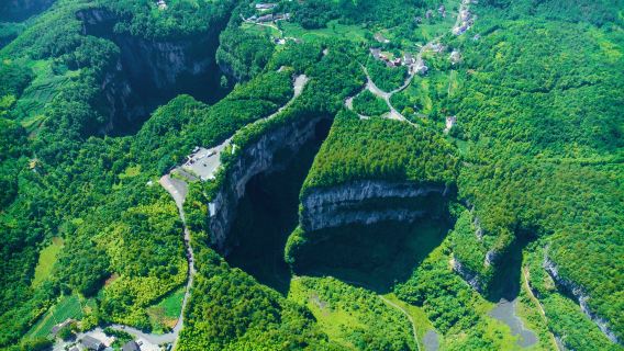 Wulong Three Natural Bridges + Longshuixia Ground Crack one-day tour: English guide Independent Tour|Tiankeng geological wonder