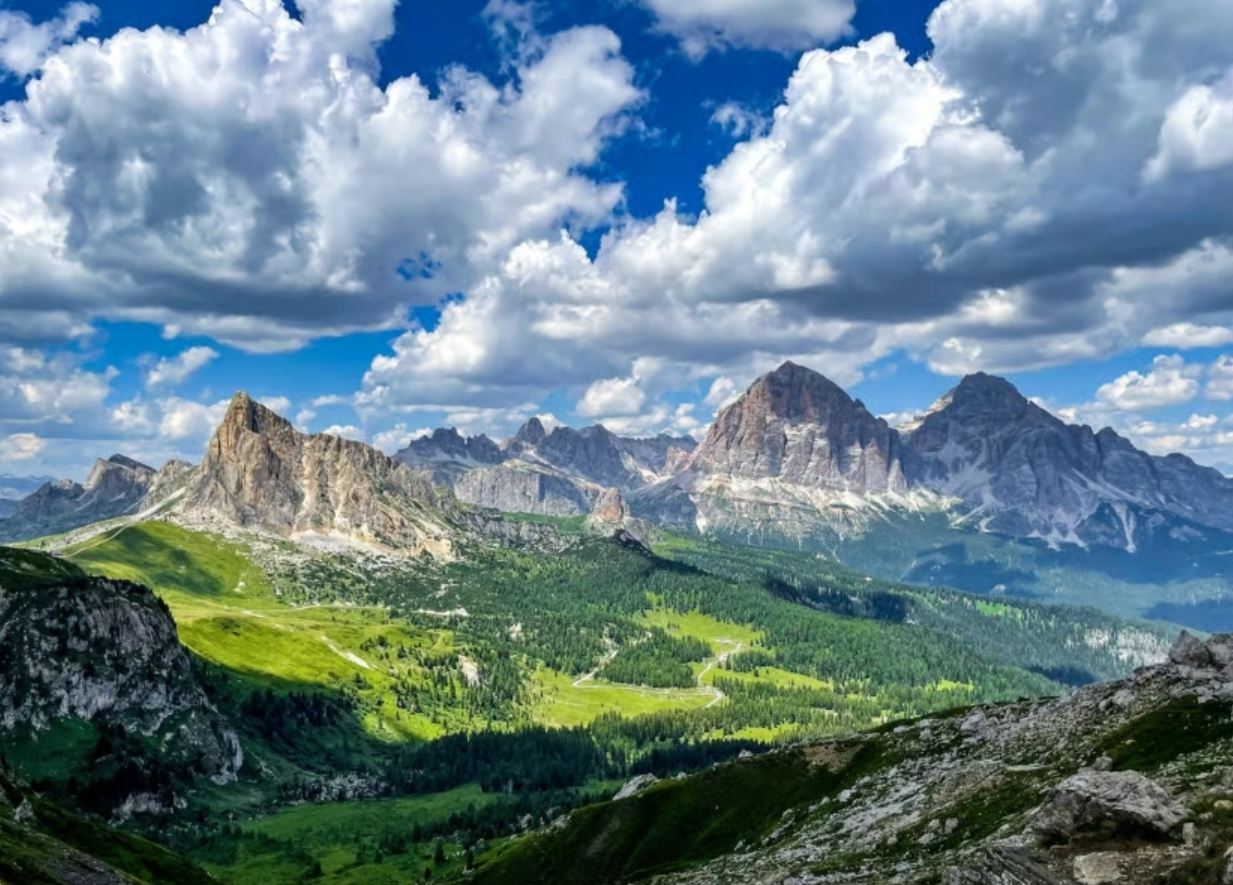 Однодневный тур в Доломитовые Альпы из Венеции (трансфер туда и обратно, варианты групп: премиум на 8 человек или автобусный тур)