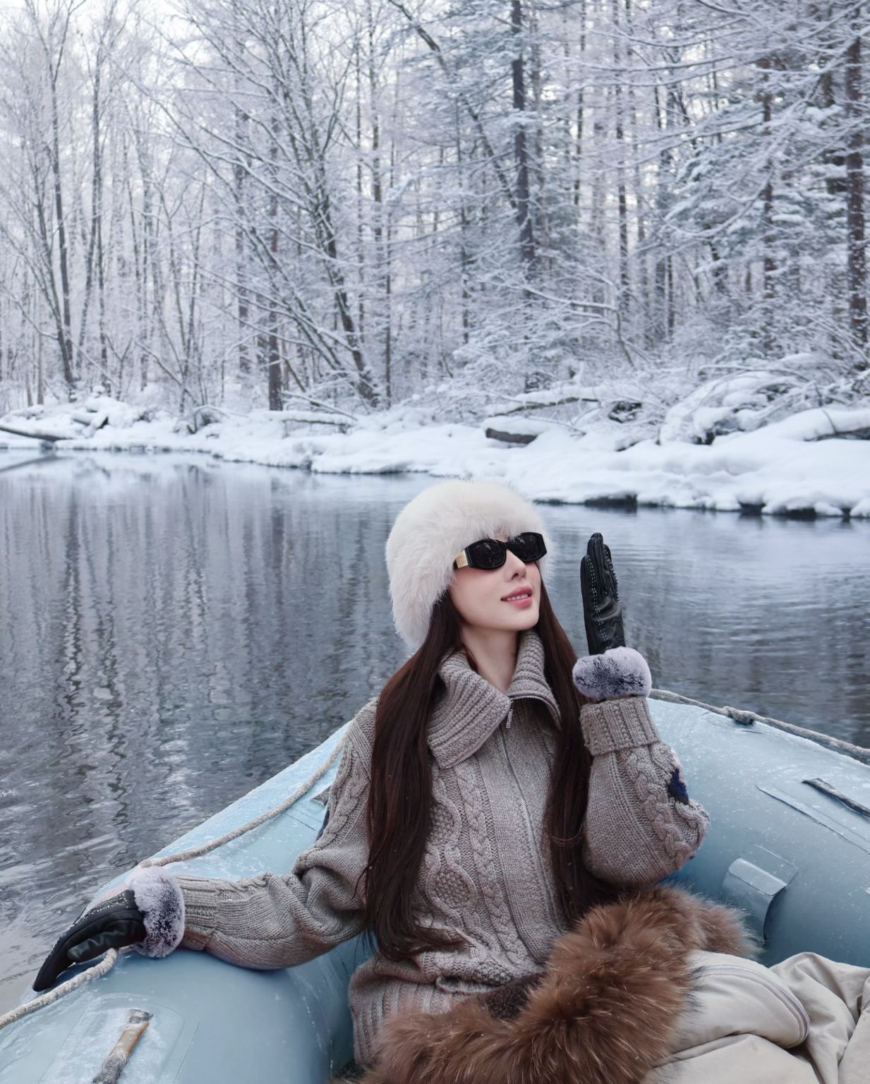 [Yanji andata e ritorno] Galleggiamento nella nebbia del Mondo Magico + tour giornaliero in noleggio con conducente esclusivo a Snow Ridge/Lago Laolike