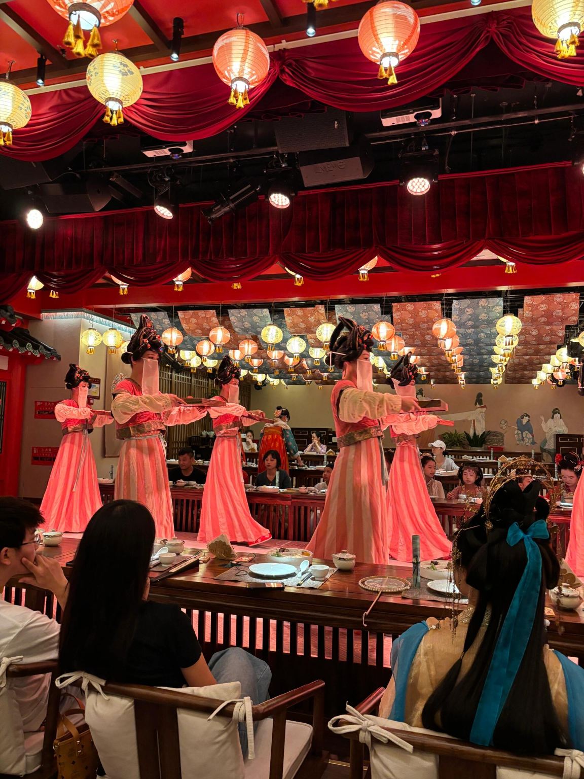 Xi'an: Chang'an Twelve Hours • Tang Dynasty Banquet - Immersive Experience of the Grand Tang Dynasty Palace Feast [Witness the Prosperous Tang Dynasty + Savor the Culture + Enjoy Delicacies + Appreciate Performances + Complimentary Hanfu Costume Change]