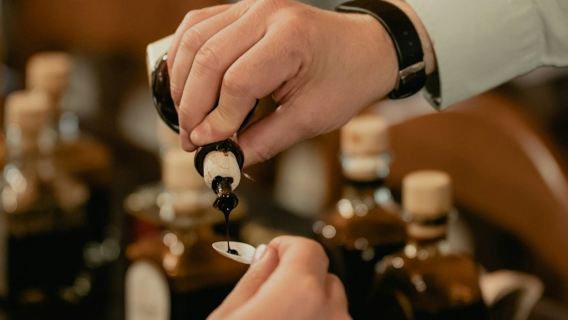 Modena: Guided Tour + Balsamic Vinegar Tasting