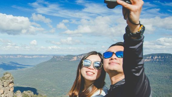 Blue Mountains: Guided Day Tour from Sydney with Featherdale Wildlife & Bushwalk
