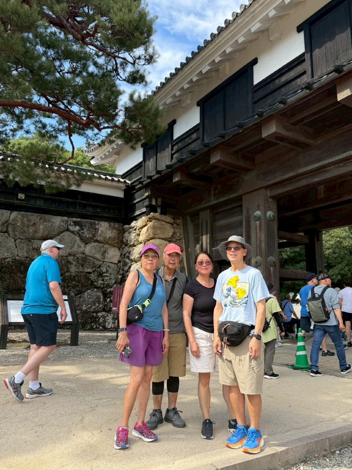 Kochi Castle, Shrine & Hirome Market: Half-Day Guided Tour